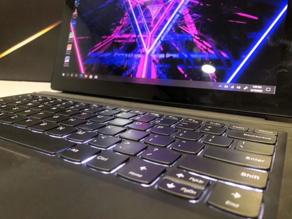 Laptop lenovo miixx 520 intel core i7 ram 16gb SSD 128gb touchcreen - Gambar 5