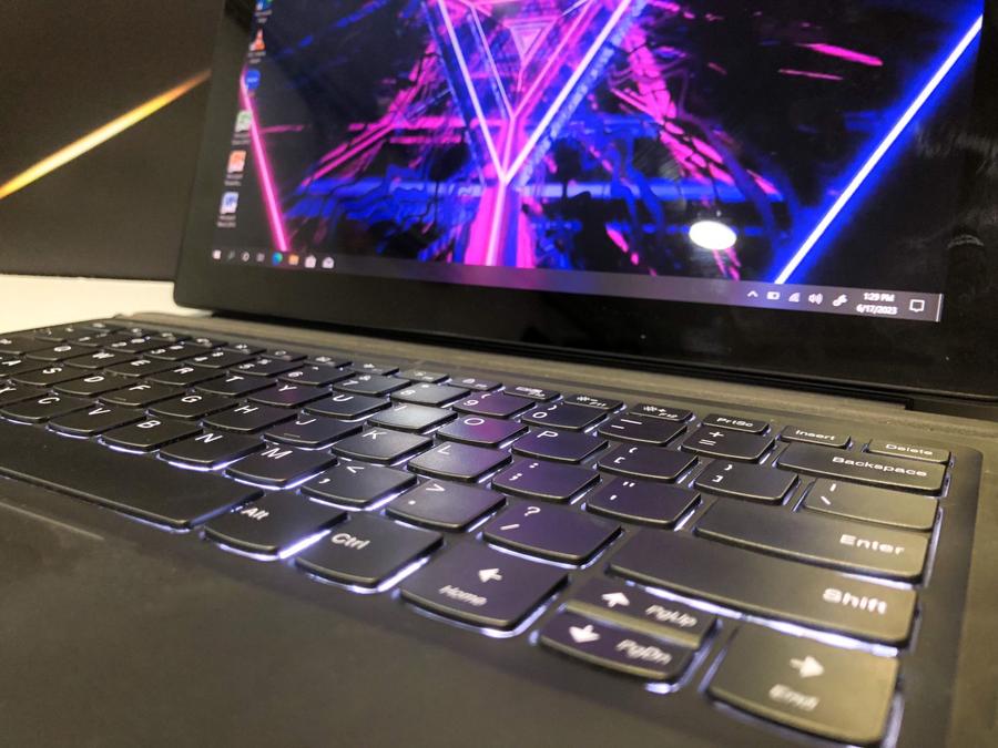 Laptop lenovo miixx 520 intel core i7 ram 16gb SSD 128gb touchcreen - Gambar 5